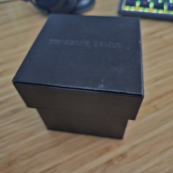 Michael Kors Ceramic Watch - Picture 11 of 11